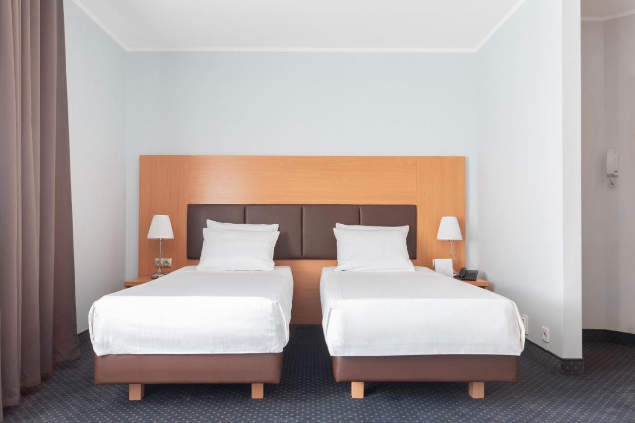 Hotel Poleczki Warsaw Airport Экстерьер фото