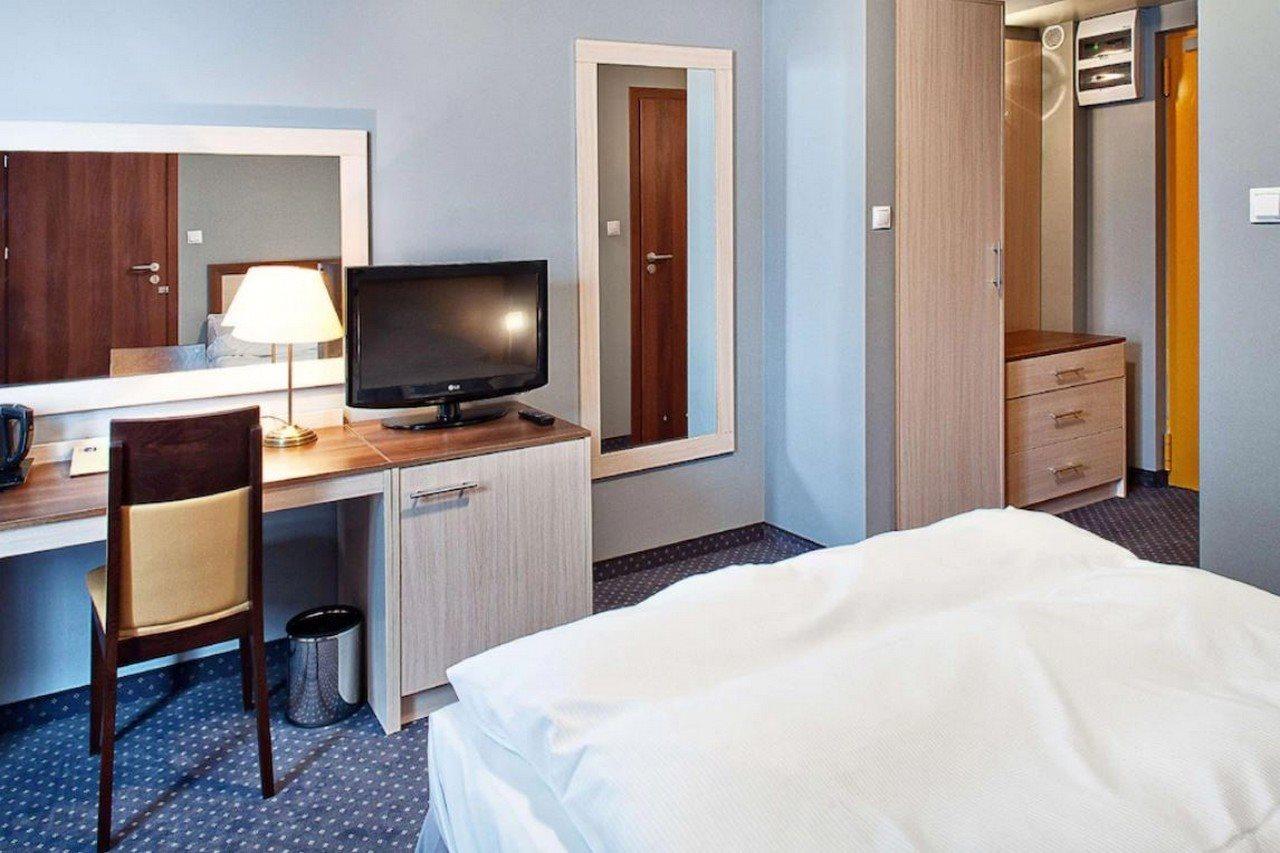 Hotel Poleczki Warsaw Airport Экстерьер фото